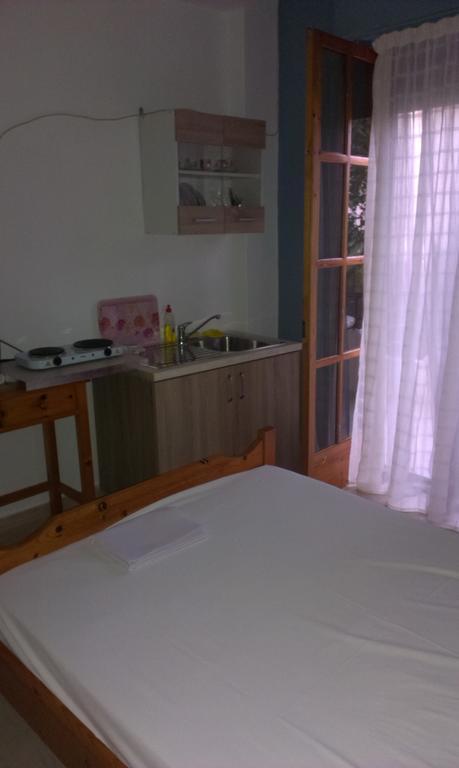 Virginia'S Rooms Plataria Bilik gambar